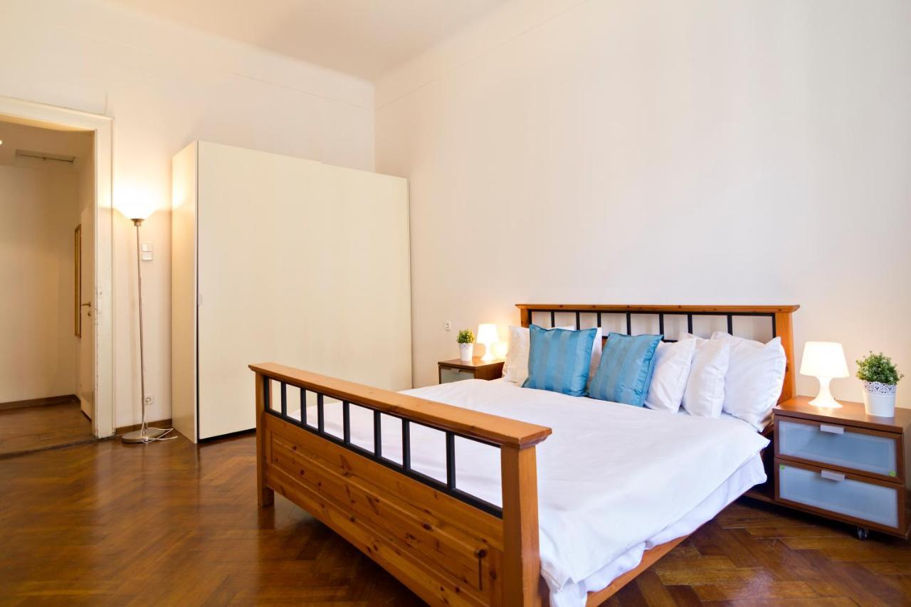 Next To Old Town Square By Rentego Apartment *