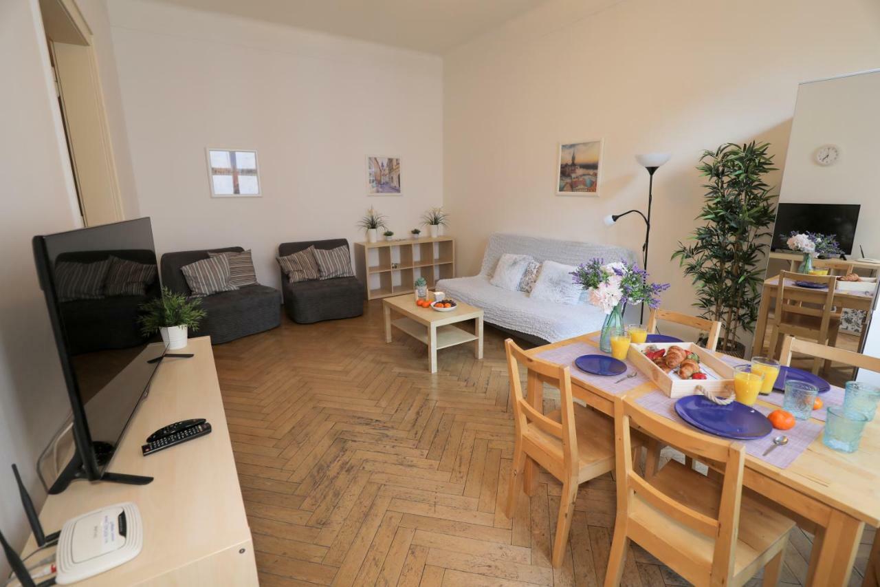 Apartment Next To Old Town Square By Rentego Prag
