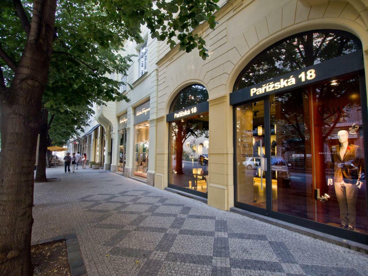 Next To Old Town Square By Rentego Apartment *
