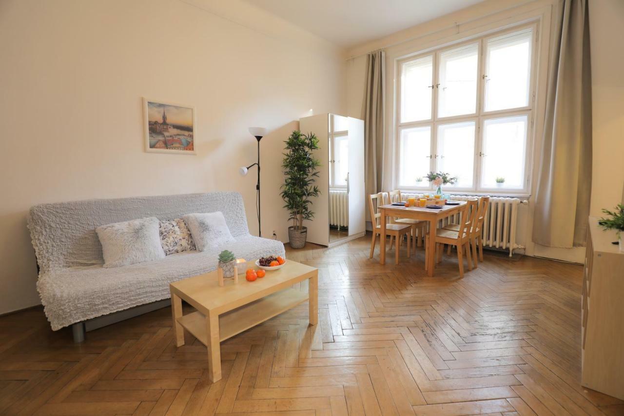 Appartamento Next To Old Town Square By Rentego